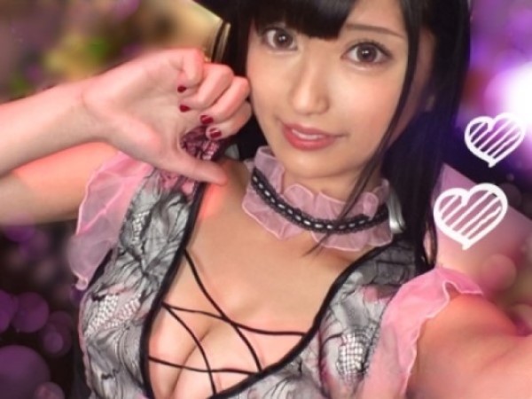 【素人】メイドコンカフェ店員のスレンダー美少女が卑猥なコスプレで生チンSEX…ッ！底なしの性欲でチンポを貪る！