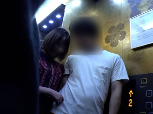 【素人】現役JDの美女モデル学生カップルを追跡盗撮！ホテルまで追いかけてちっぱい美乳＆マンコまでバッチリ撮影！