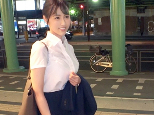 【美脚OLとエロティックな午後】 パンスト美脚に誘われて… ホテルでお尻ペンペン♡ 激しく突いてイキまくり！