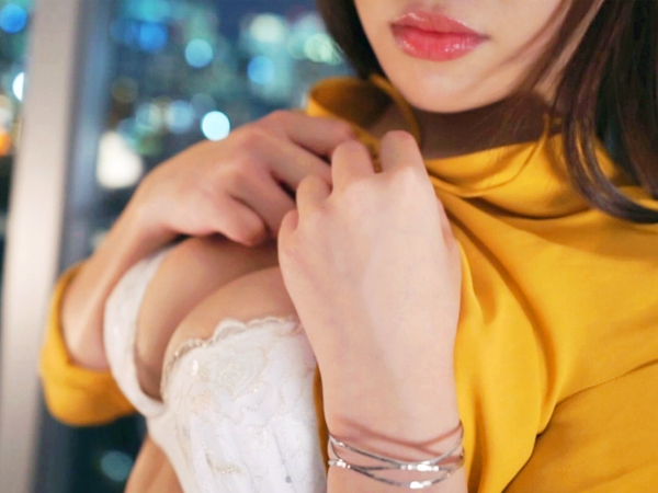 【美巨乳の素人美女】 AV出演でエロ開花！ 憧れのAVの世界で激ピストンされ、淫らに乱れる♡ 止まらない快感に悶絶イキまくり！