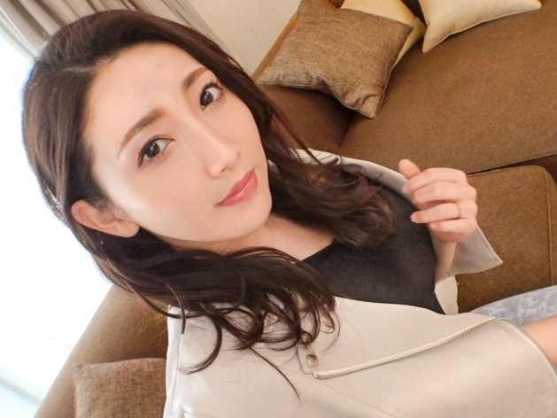 【ムンムンお姉さんの誘惑】 色気たっぷりなセクシーボディに釘付け！ 勃起チンコで激しく突きまくり♡ エロさ満点の濃厚ファック！