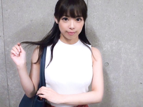 【女子大生と3P】 恥じらいからの大胆な変貌！ 両手にチンポで乱れまくり♡ 可愛い顔してエロい彼女は両刀使い！