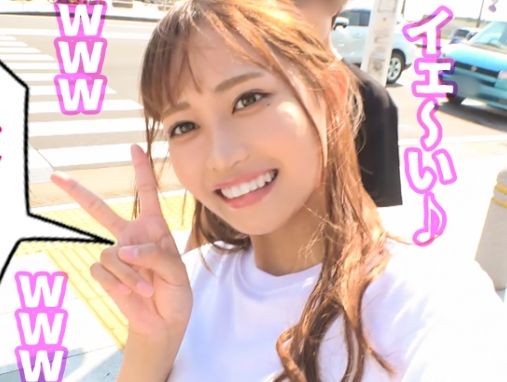 【19歳の水着ギャルとエロ夏物語】 天真爛漫な美少女とラブラブセックス！ 生ケツを掴んで激しく突き上げ、ビーチで潮吹き♡