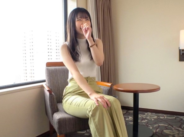 【清楚ビッチの正体】 スレンダーな美少女が隠していたエロい本性！ 淫乱なご奉仕プレイで男を骨抜きに♡