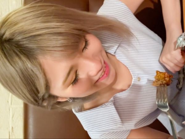 【性豪お姉さんと乱【センズリ鑑賞】 2人の美女がM男君の射精を応援！ チンポを弄び、寸止めで焦らしてセンズリサポート♡交パーティー】 次々と男たちを虜にするフェラテク！ 中出しされても止まらないエロさ♡