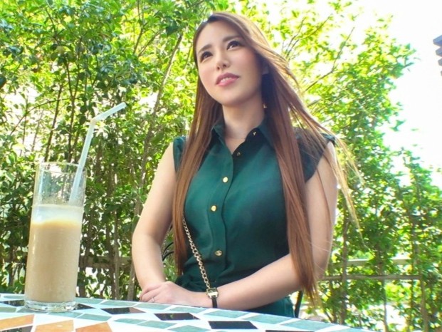 【三十路人妻の淫らな秘密】綺麗すぎる弁護士秘書がエロすぎる本性暴露！！激ピストンで理性崩壊、マジイキ連発の淫乱熟女に豹変！！♥