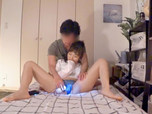 【ナンパ成功】無邪気な笑顔が可愛いすぎる素人娘を口説いてラブホにGO！バックで激しく突かれて感じまくる天真爛漫美少女の喘ぎ声がエロすぎる！♡