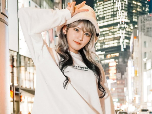 【八掛うみギャルコス】『なんでこんな硬くなってんの?』自由奔放なギャルの責めでフル勃起!激しい騎乗位に中出し不可避!!