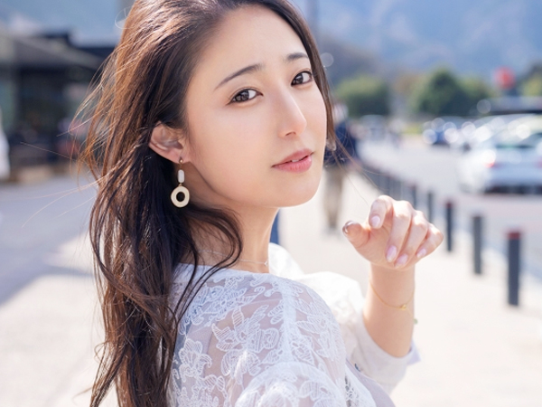 【温泉でヤリまくり】『もっと奥まで…』年下男子の硬いチンポにメロメロ♥淫乱お姉さんが温泉旅行で発情！生ハメSEXでおまんこビショビショ、感じまくり！