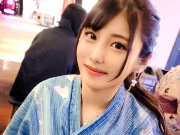 【素人】清楚風の美人ドMスケベ娘がセフレとハメ撮りSEX！生チンをプリケツに叩きつけて密着イキ♥記事