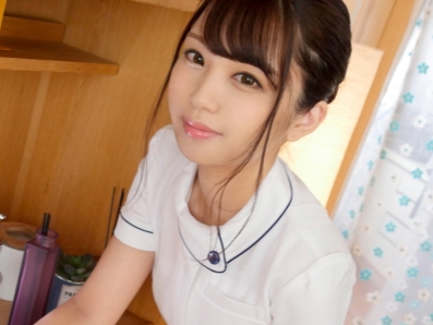 【エステでまさかの展開】童顔美少女エステティシャンがおマンコを触られて感じちゃう！ビンビン肉棒でガン突きされ、エステサロンが乱れまくる！