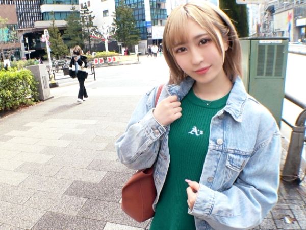 【金髪ギャル美容師】色白スレンダーな素人ギャルがチ○ポに夢中！じゅぽじゅぽフェラでご奉仕し、口内にドクドク射精されちゃう！♡ 精子まみれの口元がエロかわいい！