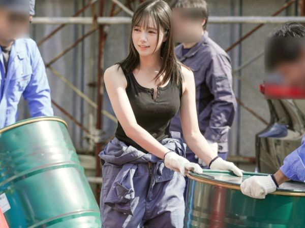 【鉄鋼工場で秘密の夜】『仕事終わりにエッチしよ？』人気AV女優が工場で従業員と禁断のハメ撮り！夜の現場で熱いセックスドキュメント♡